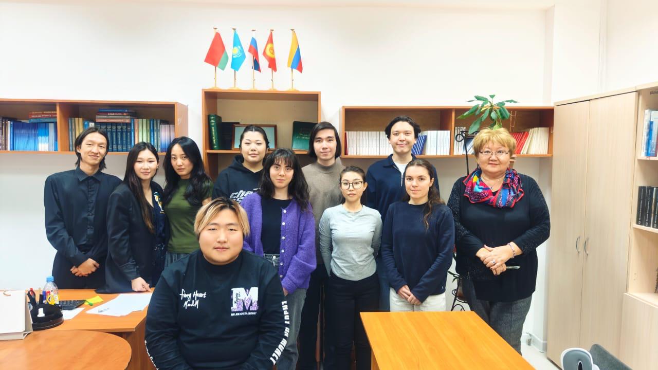 Еуразиялық ғылыми-зерттеу орталығында «ЕАЭО энергетикалық қауіпсіздік пен Тұрақты даму мақсаттарының жасыл күн тәртібі аралығы» тақырыбында дөңгелек үстел өтті.